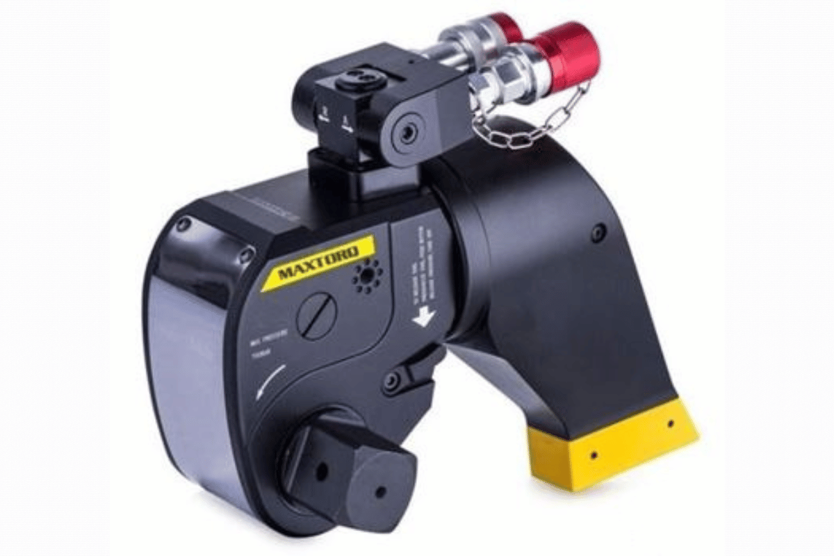 THE UNMATCHED PRECISION AND SPEED OF HYDRAULIC TORQUE WRENCHES FOR MANUFACTURING